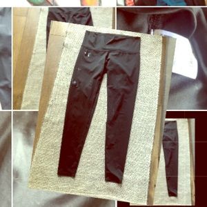 teeki Black Yoga/Leggings.